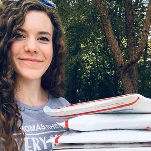 Meet your Posher, Olivia